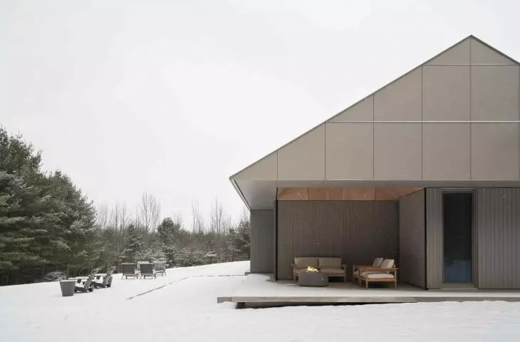 Ridge House in Canada