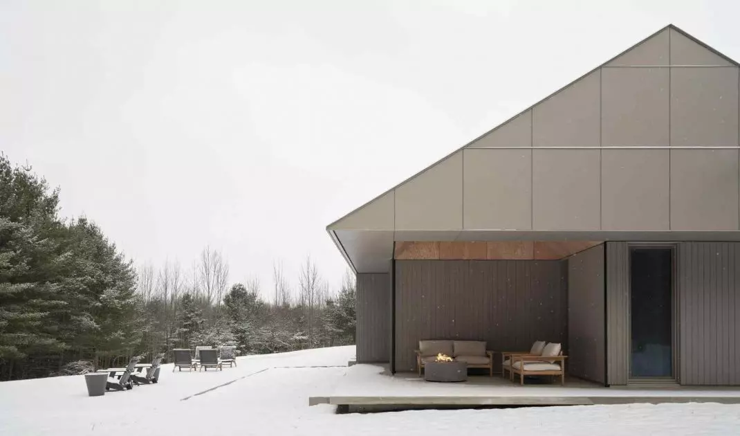 Ridge House in Canada