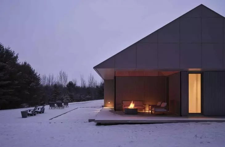 Ridge House in Canada