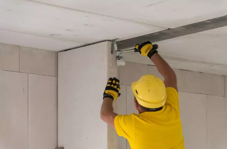 System Ytong Panel pozwala wznosić ściany działowe nawet trzykrotnie szybciej niż przy użyciu drobnowymiarowych bloczków