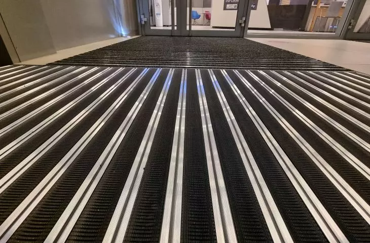Wide profile rubber insert wiper from Clean System Wide series