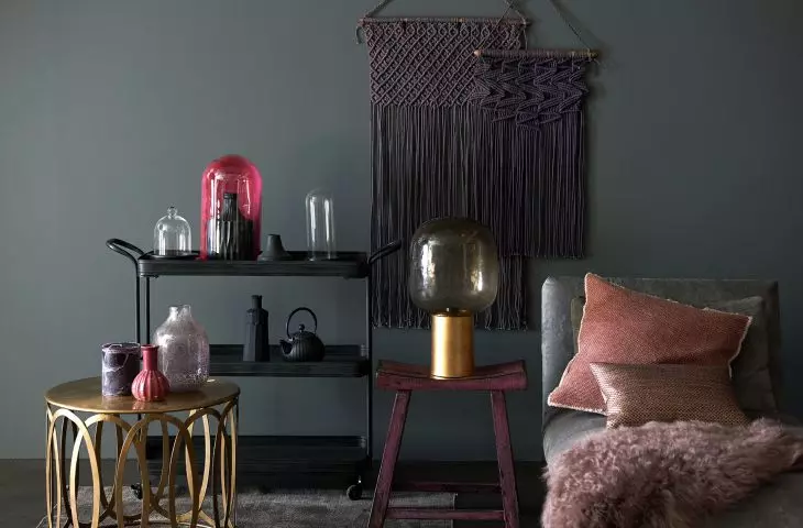 Mysterious & Romantic