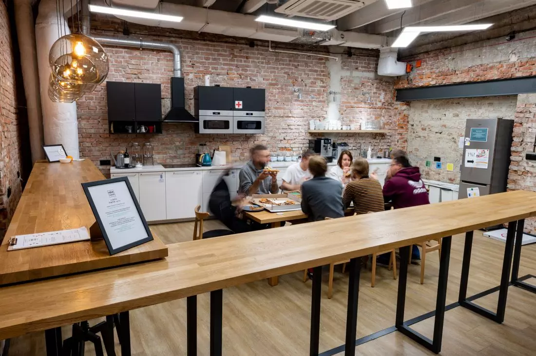 Cluster Cowork,
jadalnia