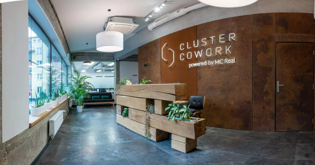 Cluster Cowork,
recepcja