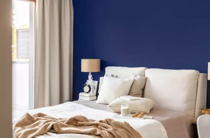 Bedroom with delicate accessories