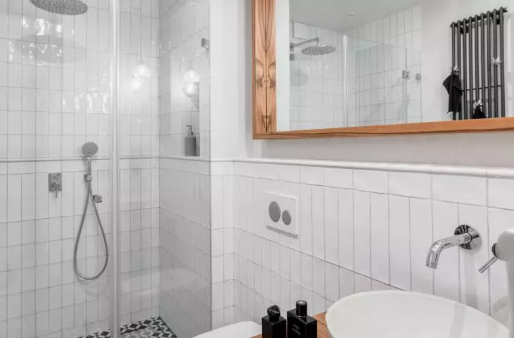 Bathroom on the first floor