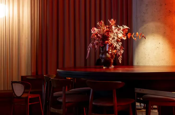 common table in the evening version