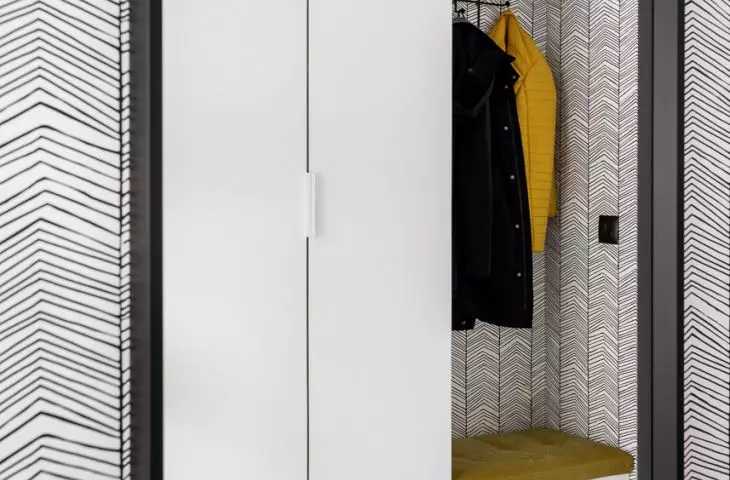 Geometryczny wzór w garderobie