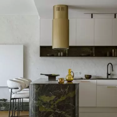 138-square-meter apartment in Warsaw's Kabaty district