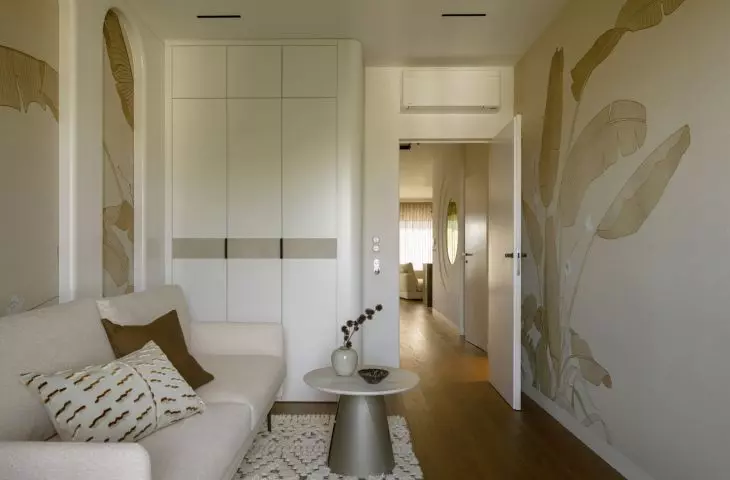 138-square-meter apartment in Warsaw's Kabaty district