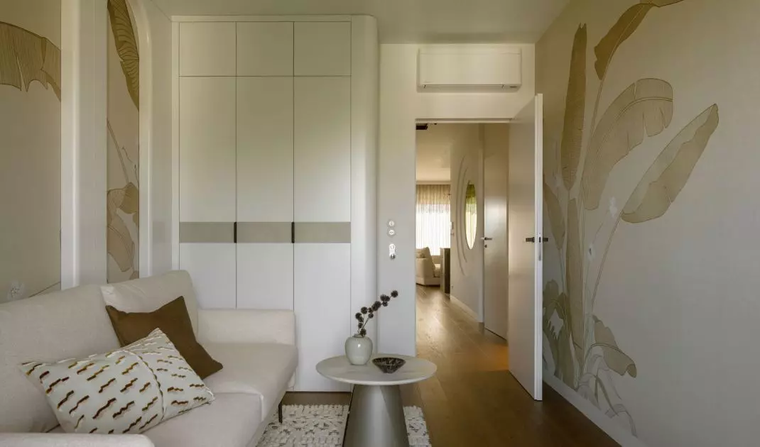 138-square-meter apartment in Warsaw's Kabaty district