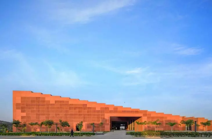 Kompleks Prestige University w indyjskim Indore
