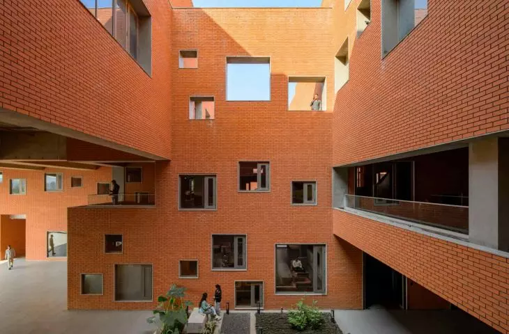 Kompleks Prestige University w indyjskim Indore