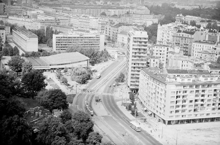 widok na ul. Puławską między ul. Goworka a pl. Unii Lubelskiej