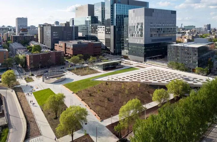 Place des Montréalaises in Montreal
