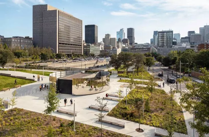 Place des Montréalaises in Montreal