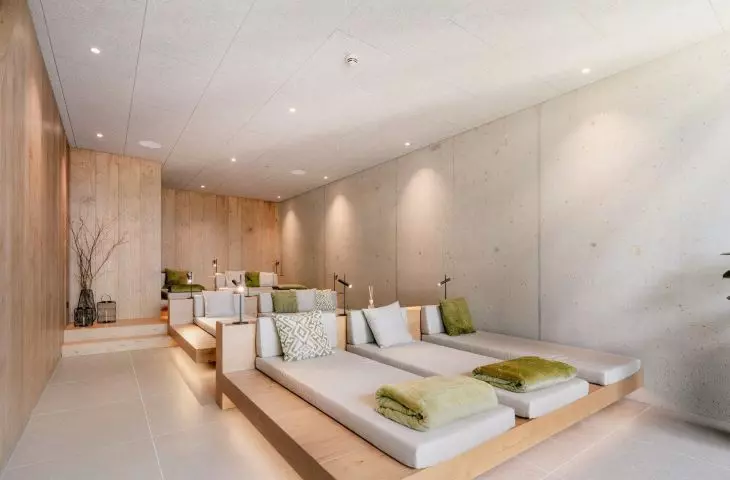 Wellness Real Estate i Strength-Based Design: Longevity wkracza do architektury.