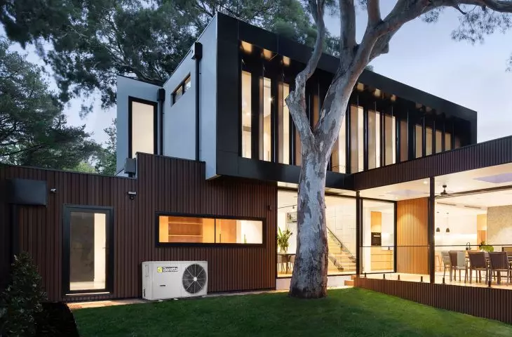 Hydro Unit M heat pump