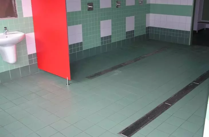 Odwodnienie natrysków