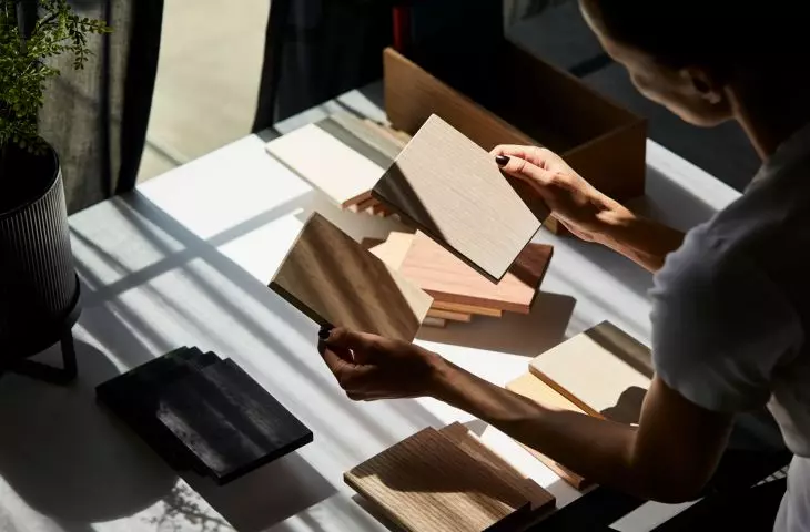 Próbki drewna amerykańskiego: czerwonego dębu, klonu i wiśni