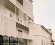 Universal House in Otwock; set back from building line