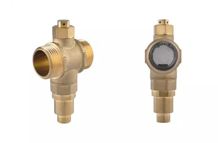 Anti-freeze valves for heat pumps