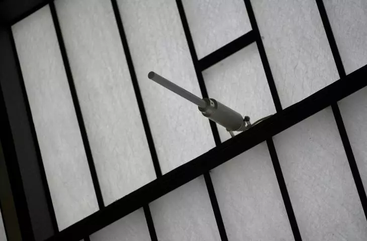 Świetliki dachowe i systemy VELUX Commercial — Naturalne światło w renowacji dachów budynków przemysłowych i komercyjnych