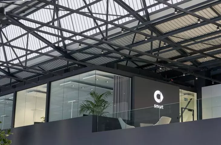 VELUX Commercial skylights and systems - Natural light in the renovation of roofs of industrial and commercial buildings