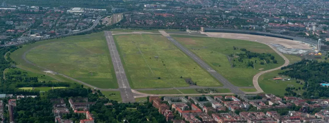 Tempelhofer Feld, park
na starym lotnisku Tempelhof w Berlinie