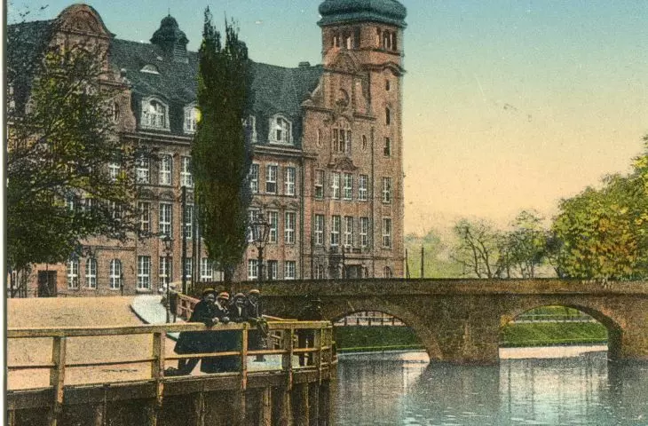 the building of the Royal-Prussian School of Arts and Crafts (today occupied by the Mechanical School Complex No. 1 in Bydgoszcz)