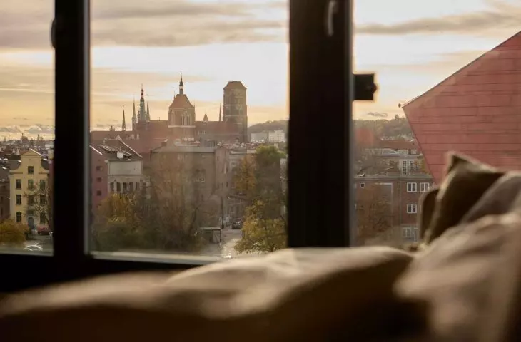 The 88-square-meter apartment, located in the center of Gdansk, was designed to make the most of its location.