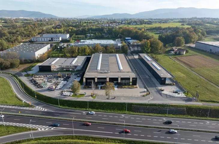 Headquarters and production halls