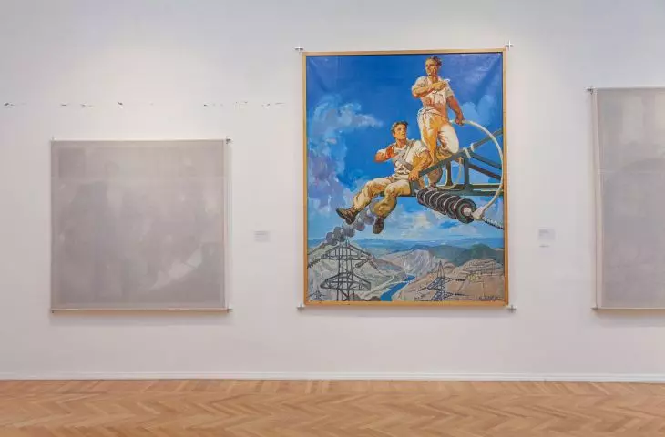 zakryte i odkryte obrazy z kolekcji malarstwa realistycznego 