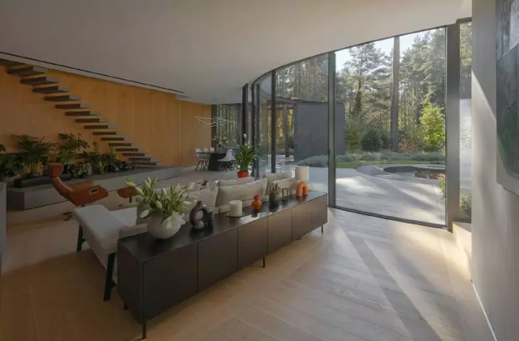 the interior is kept in bright colors
