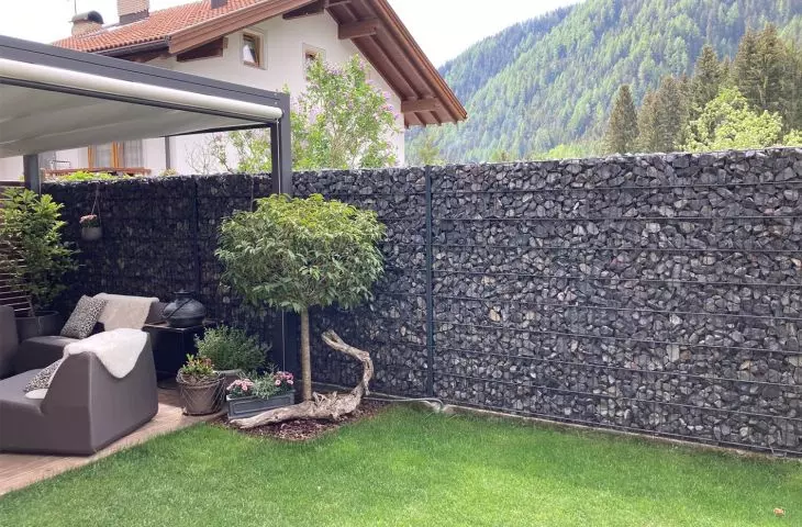 Praktik gabion fence in anthracite color