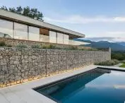 Gabion wall made of gabion baskets