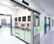 Pomieszczenie przygotowawcze w zabudowie modułowej ALVO Medical.