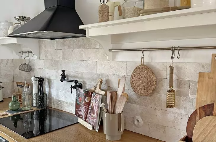 Marble Bricks Queen Beige tumbled.