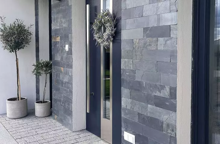 Black Slate natural tiles