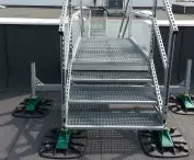 Secure roof membrane by using Walraven Yeti® feet 