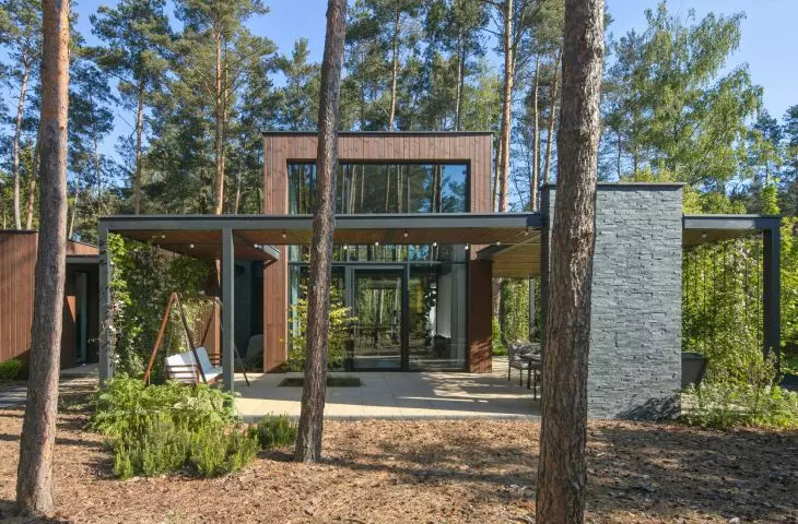 the projection of the building was determined by the location of the existing greenery