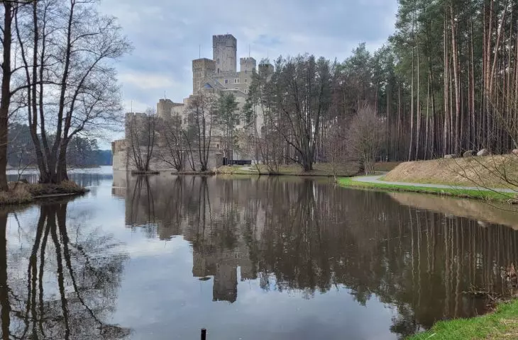 Zamek w Stobnicy, proj. W. Szeszuła, marzec 2024
