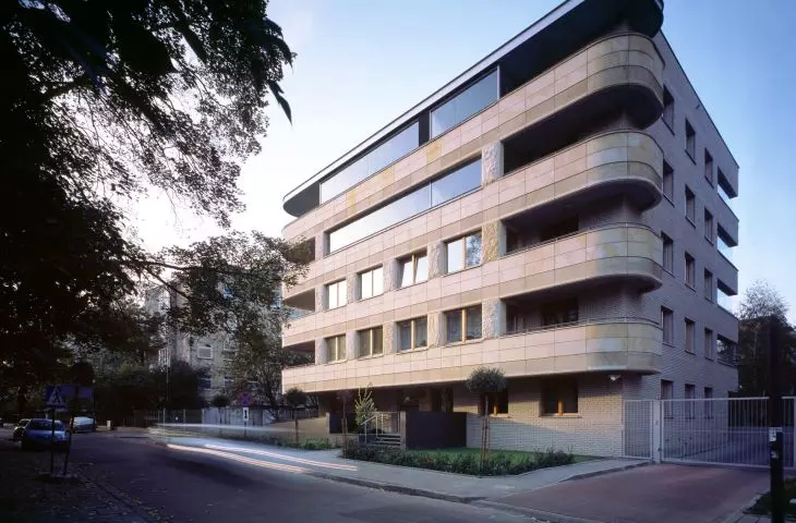apartamentowiec przy ulicy Lądowej w Warszawie, proj.: Grupa 5 Architekci