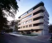 apartamentowiec przy ulicy Lądowej w Warszawie, proj.: Grupa 5 Architekci