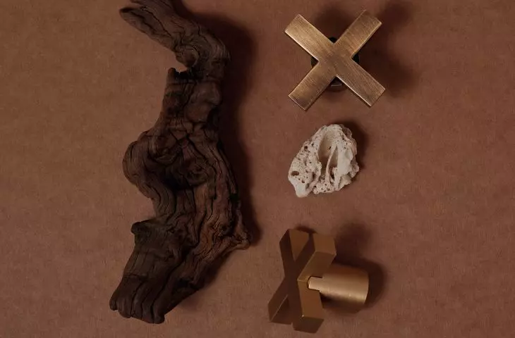 Furniture knob from the XOXO collection