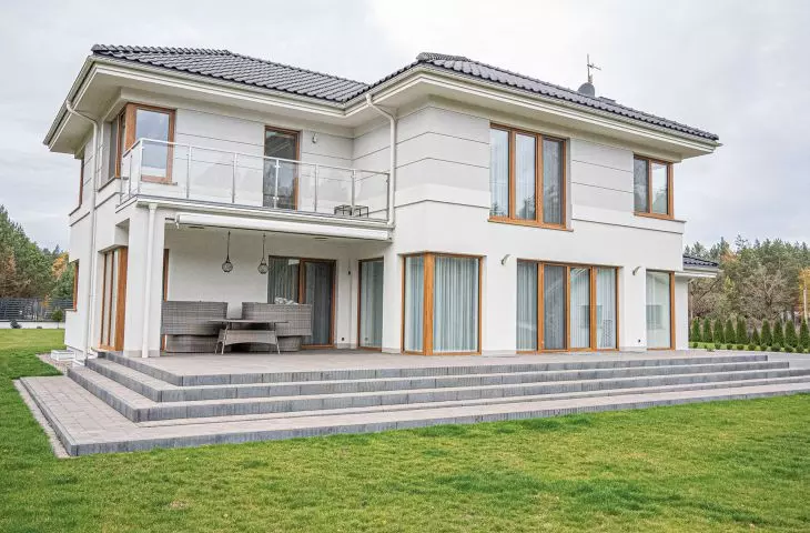 Nowoczesne przeszklenia w architekturze jednorodzinnej