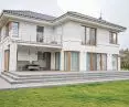 Modern glazing in single-family architecture