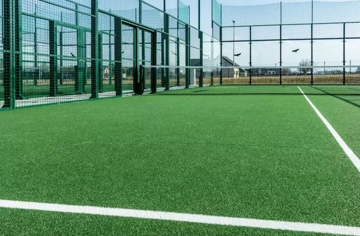 Boisko do padla w Ośrodku Sportowym Zawady w Białymstoku z trawą dostarczoną przez Epufloor 