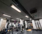 Krakowskie studio Gymakers z customowymi oprawami w stylu industrialnym 