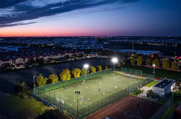 Modernizacja oświetlenia obiektu sportowego w Skórzewie 